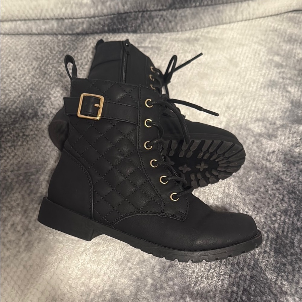 The Children's Place Black Quilted Kids Boots